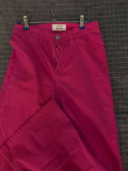 Женские джинсы розового цвета в Москве фото 4