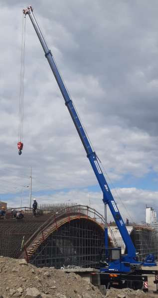 Аренда автокрана вездеход 25 тонн вылет стрелы 33 метра в Екатеринбурге фото 4