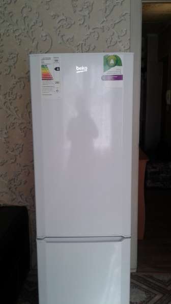 Продам холодильник в хорошем состоянии цена 12000 руб. новый в Новосибирске