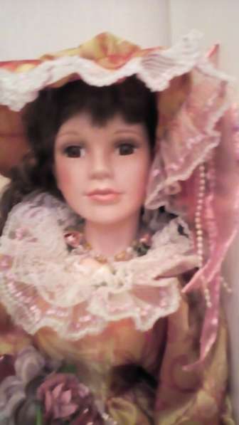 Продаю фарфоровую коллекционную куклу в Саратове фото 3