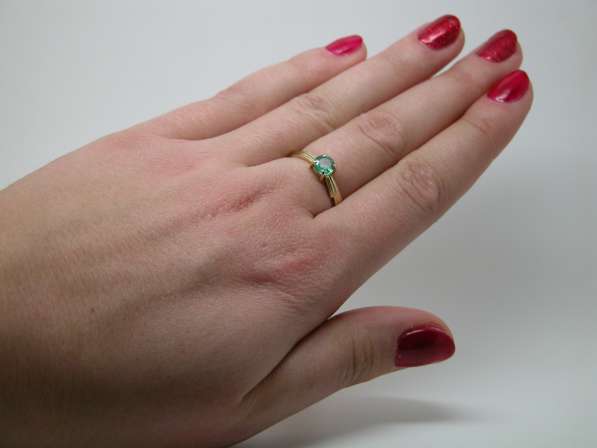 Золотое кольцо с Изумрудом Ф 5.5 мм. в Москве фото 4