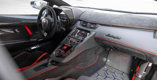 Аренда автомобиля Lamborghini в фото 5