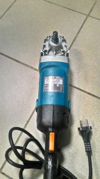 Шлифовальная машинка makita 9227CB