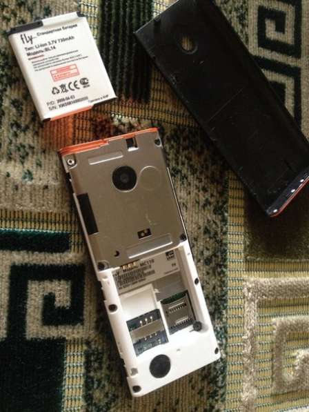 Продам телефон