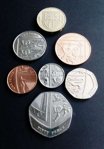 Монеты Великобритании . Щит полный 2014 год в Москве фото 3