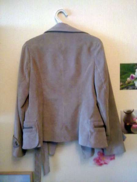 Вельветовый пиджак в фото 6
