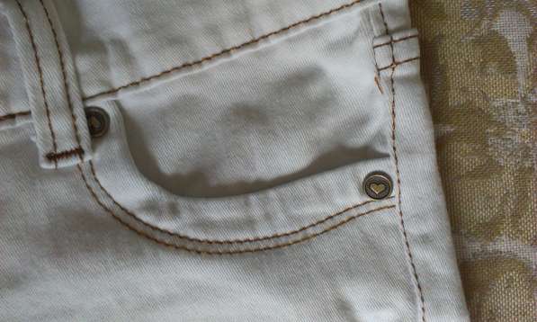 Белые джинсы (Турция) в фото 3
