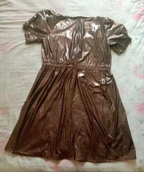 Платье с эффектом металлик с карманами в Орле фото 5