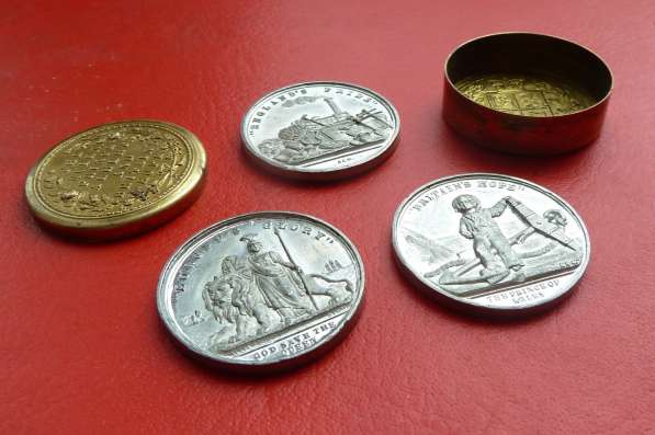 Великобритания набор из 3 жетонов Королевская семья Виктории в Орле фото 9