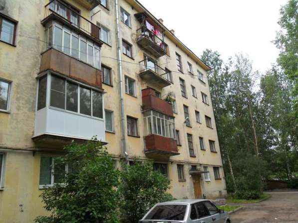 Продам трехкомнатную квартиру в Вологда.Этаж 2.Дом кирпичный.Есть Балкон.
