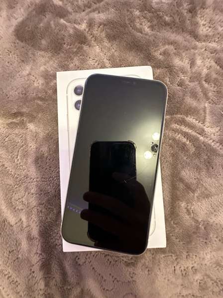 IPhone 11,white 64GB