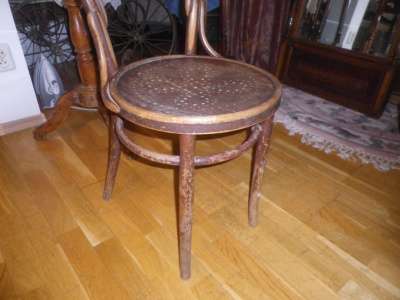 Старинный стул.