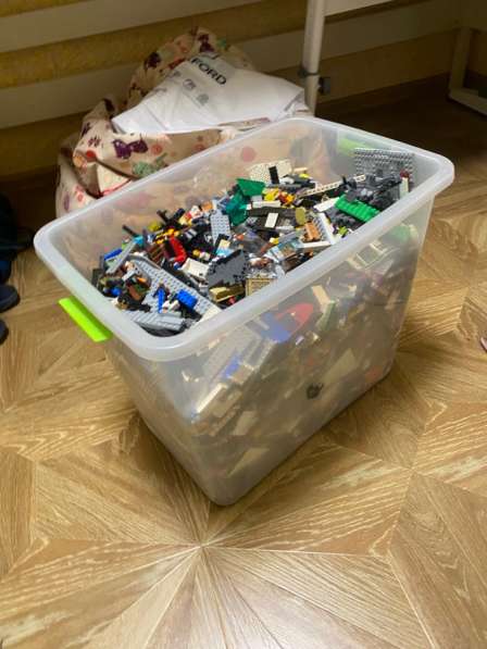 Огромный ящик Лего