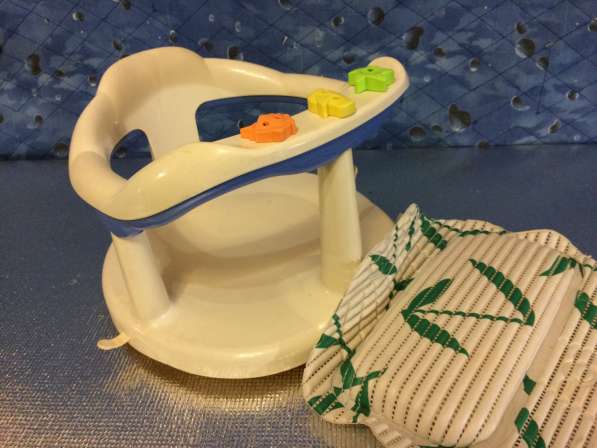 Детское кресло для купания в ванне