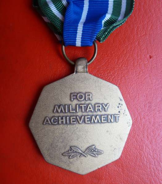 США медаль За военные достижения Армии США в Орле фото 5
