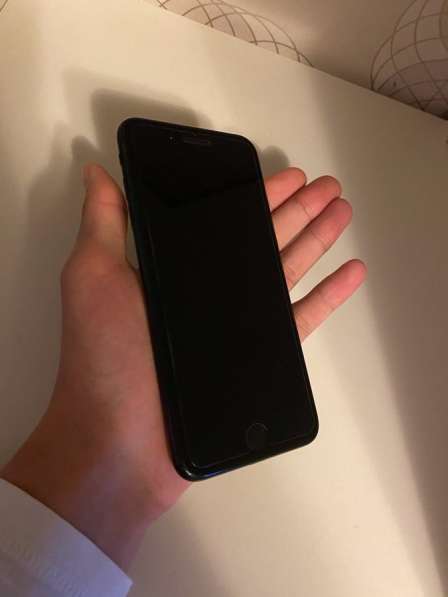 IPhone 7+ (128GB) Jet Black в Москве