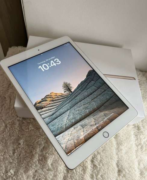 Apple iPad 32gb WI-FI+ Cellular