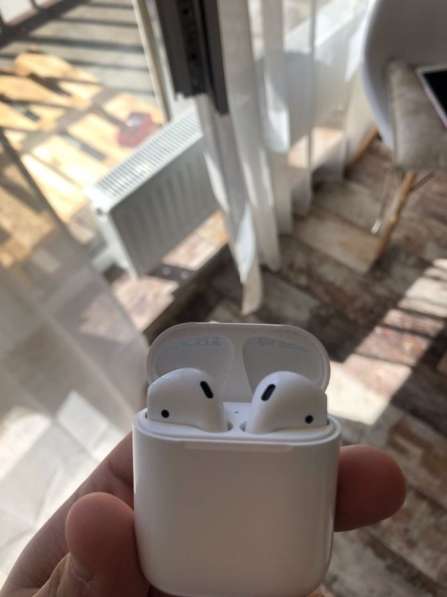 Продам AirPods 2 в Москве