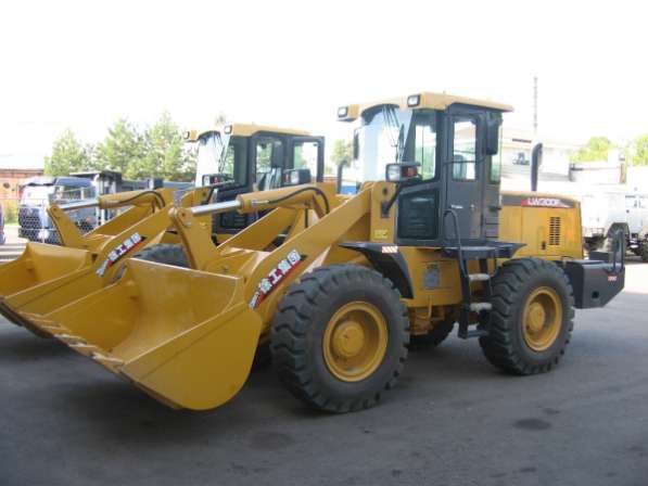 Фронтальный погрузчик XCMG LW300F