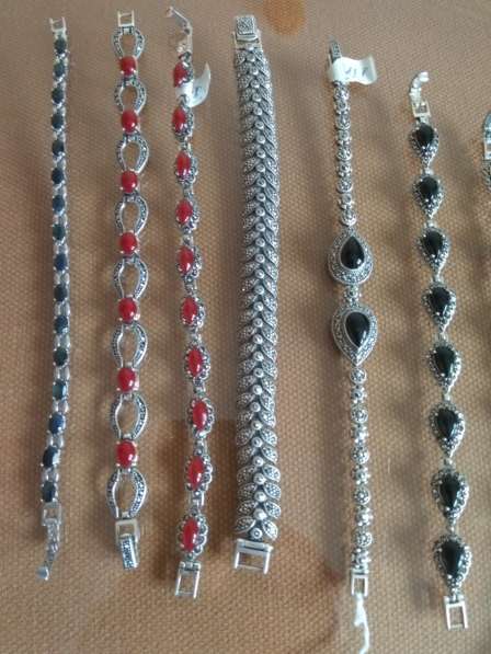 Серебряные браслеты с натуральными полудрагоценными камнями