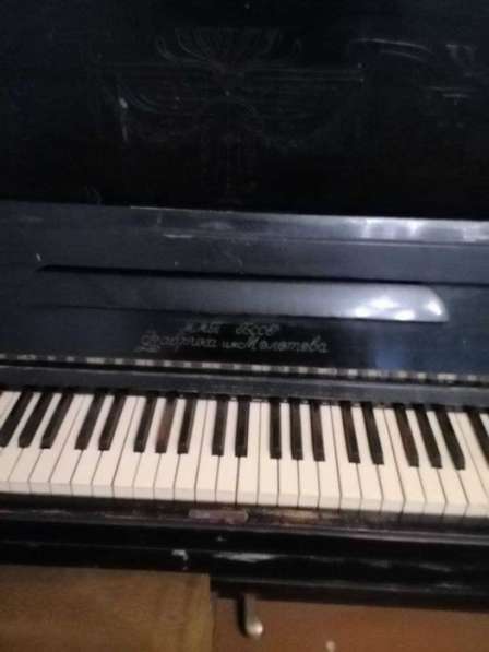 Продаются 2 пианино по 2 млн в 