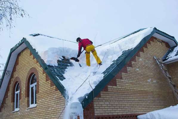 Уборка снега Чистка крыш в Кимре фото 3