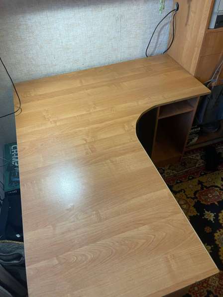 Продам стол