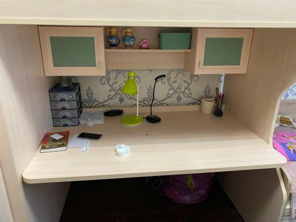 Кровать с письменным столом и шкафом в Сургуте фото 4