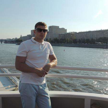 Поклейка обоев.Покраска.