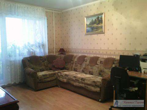 Продам двухкомнатную квартиру в Новороссийске. Жилая площадь 54 кв.м. Этаж 8. Дом панельный. 