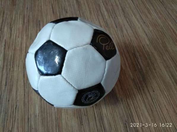 Футбольный мяч в Магнитогорске