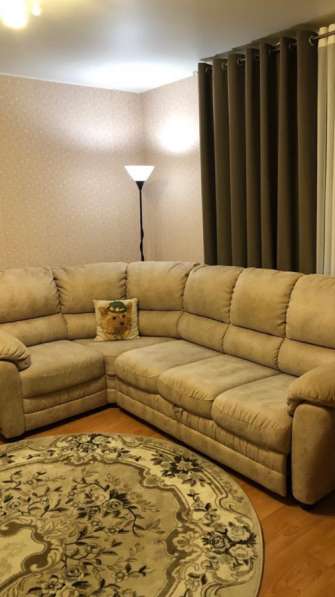 Продам угловой диван с выкатным спальным механизмом