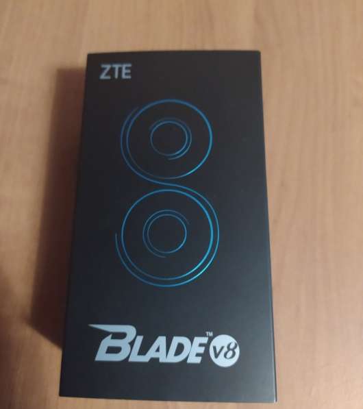 ZTE Blade V8