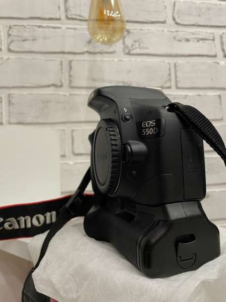 Canon 550D Фотоаппарат