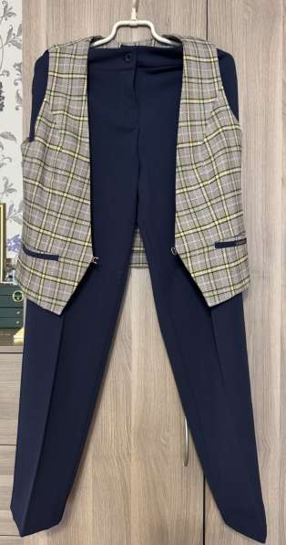 Костюм женский брючный