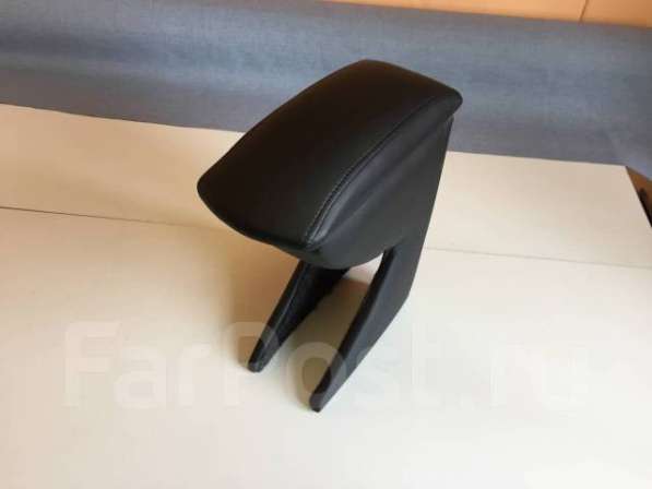 Подлокотник Рено Логан 1