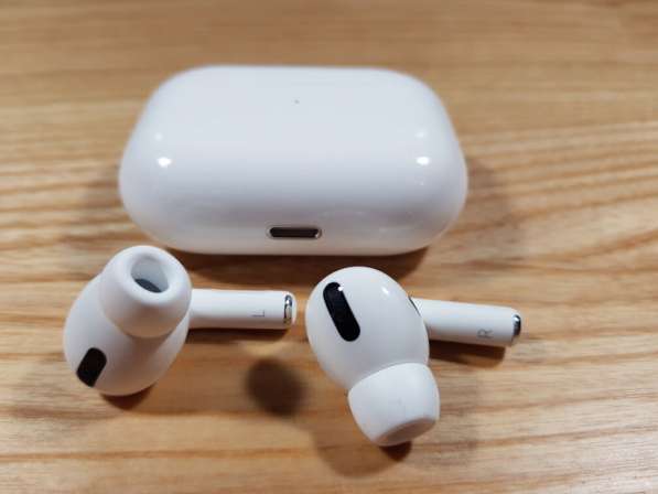 AirPods Pro + силиконовый чехол в подарок в Перми фото 3