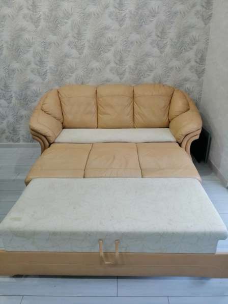 Продаю диван в Азове