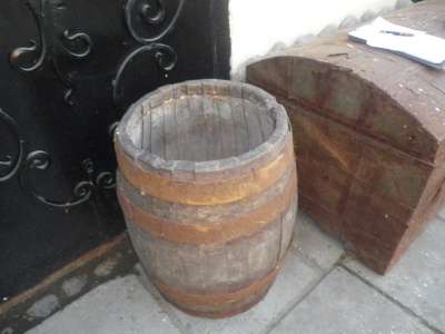 Старинная деревянная бочка в Москве фото 4