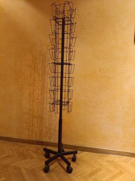 Стойка для продажи открыток на 32 кармана