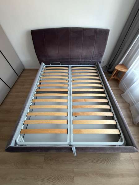 Кровать двуспальная