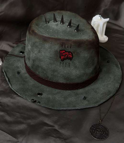 Шляпа в Москве