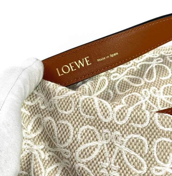 Крутая женская сумочка Loewe в Москве