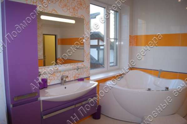 Продам коттедж в Москва.Жилая площадь 410 кв.м.Есть Электричество. в Москве фото 108