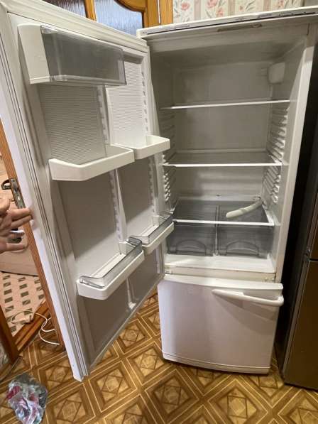 Отдам бесплатно б/у холодильник в не рабочем состоянии