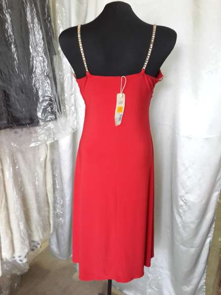 Платье красное в фото 4