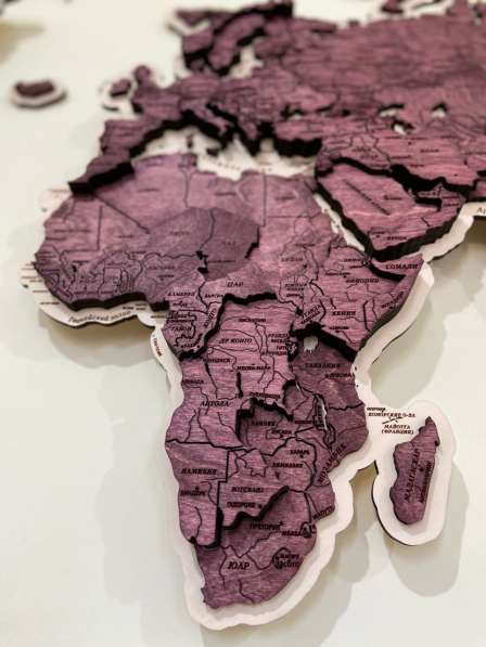 Карта мира из дерева в цвете бордо в Набережных Челнах фото 6