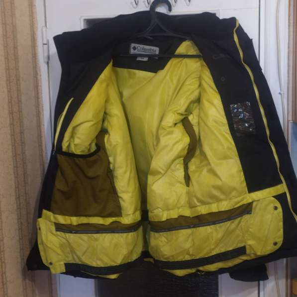 Продаётся мужская пуховая куртка в Тюмени