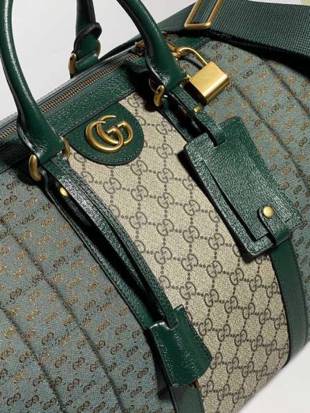 Стильная дорожная сумка бренда Gucci в Санкт-Петербурге