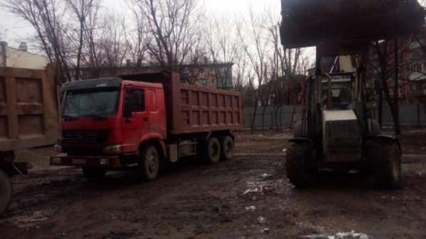 Вывозим строительный мусор самосвалами 10 - 20 м3 на в Москве